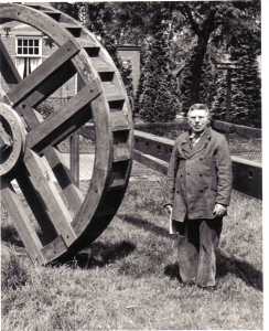 F46 Dhr. G.ten Have, sinds zijn jeugd molenbouwer, 1957